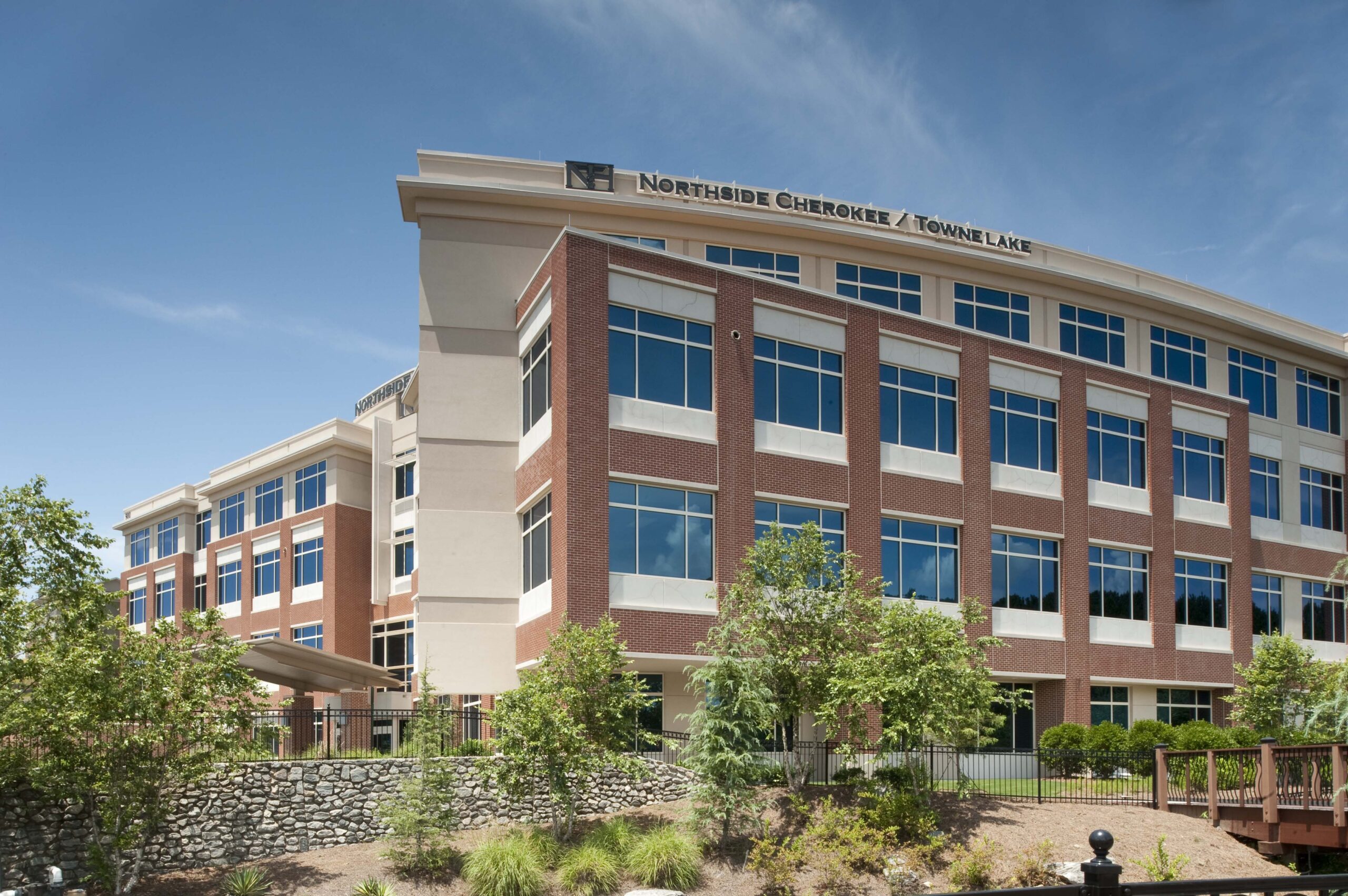 Northside-Cherokee Town Lake Medical Office Building and Parking Deck